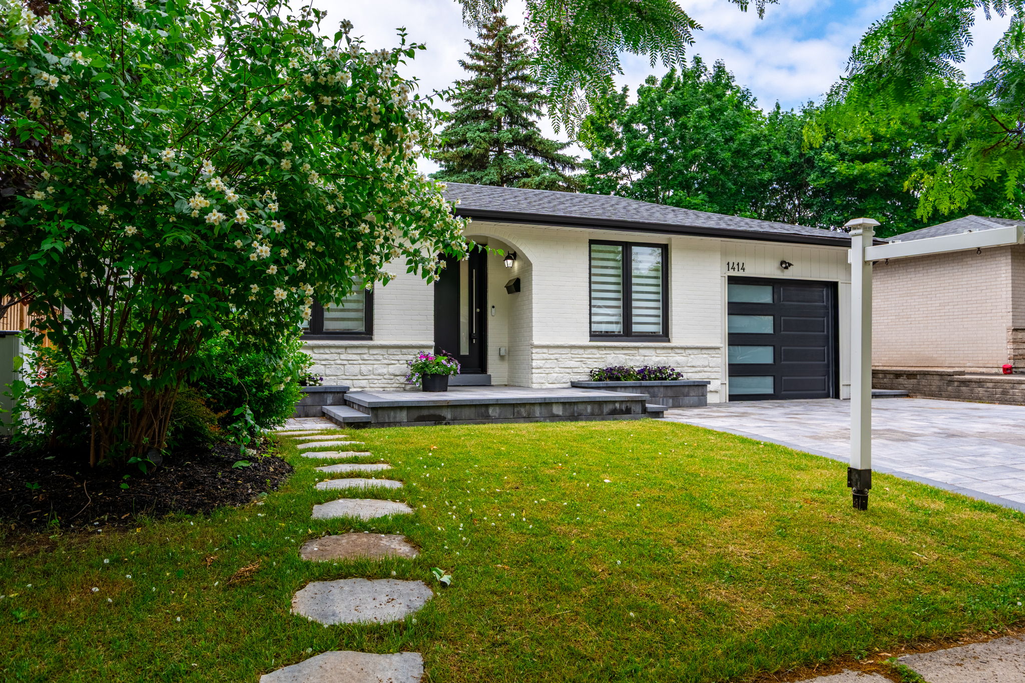 1414 Allangrove Drive, Burlington, ON