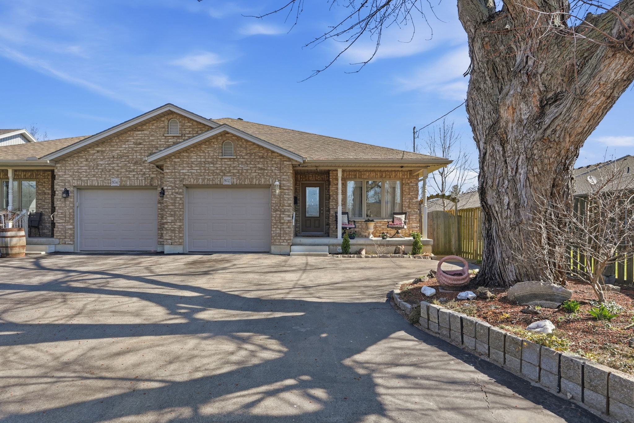 802 Main Street, Port Dover| $598,000 |🛌 2 + 1 bed 🛁 3 Bath|