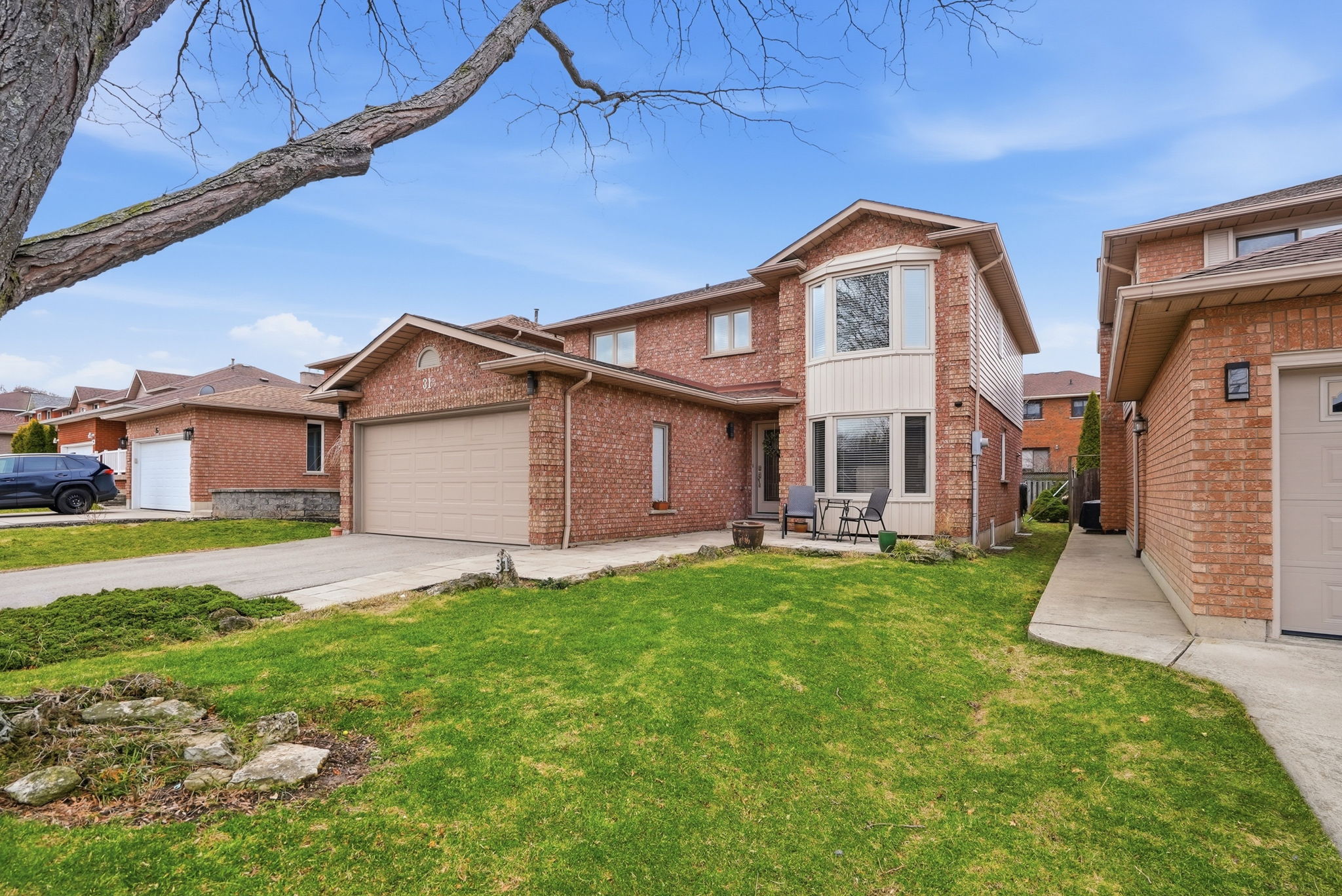 31 Republic Avenue Hamilton| $912,000|🛌 4 bed 🛁 2.5 Bath|