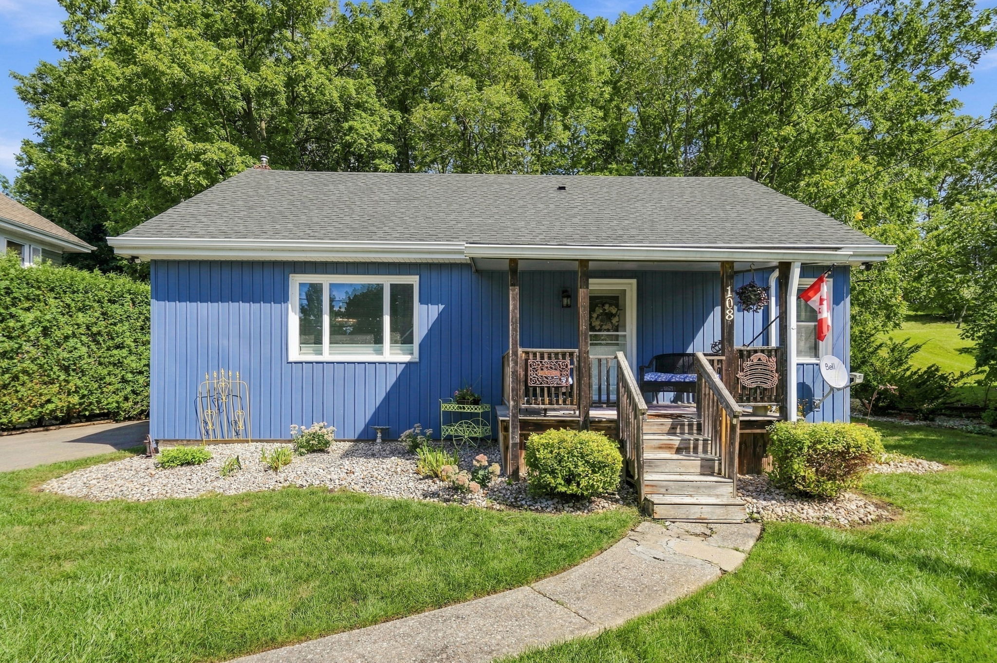 108 Sutherland St E Caledonia, ON N3W 1C6